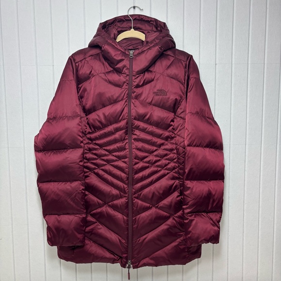 The North Face Women's Burgundy Puffer Jacket Size XL - Picture 4 of 15